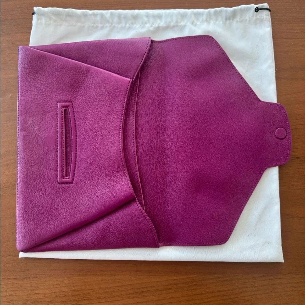 Givenchy chic magenta